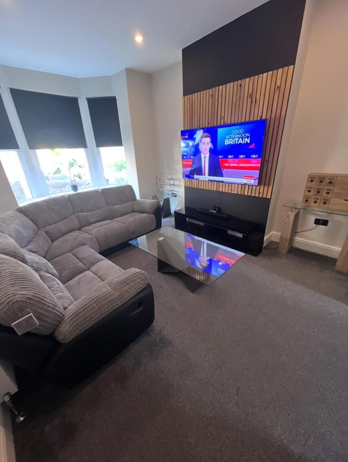 Modern 5 Bedroom Terraced Luxurious House Colwyn Bay Exteriör bild